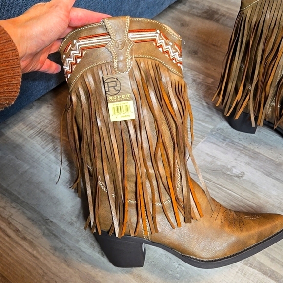 Women's ROPER Brown Fringe Western Boots SIZE 6 - Picture 7 of 17